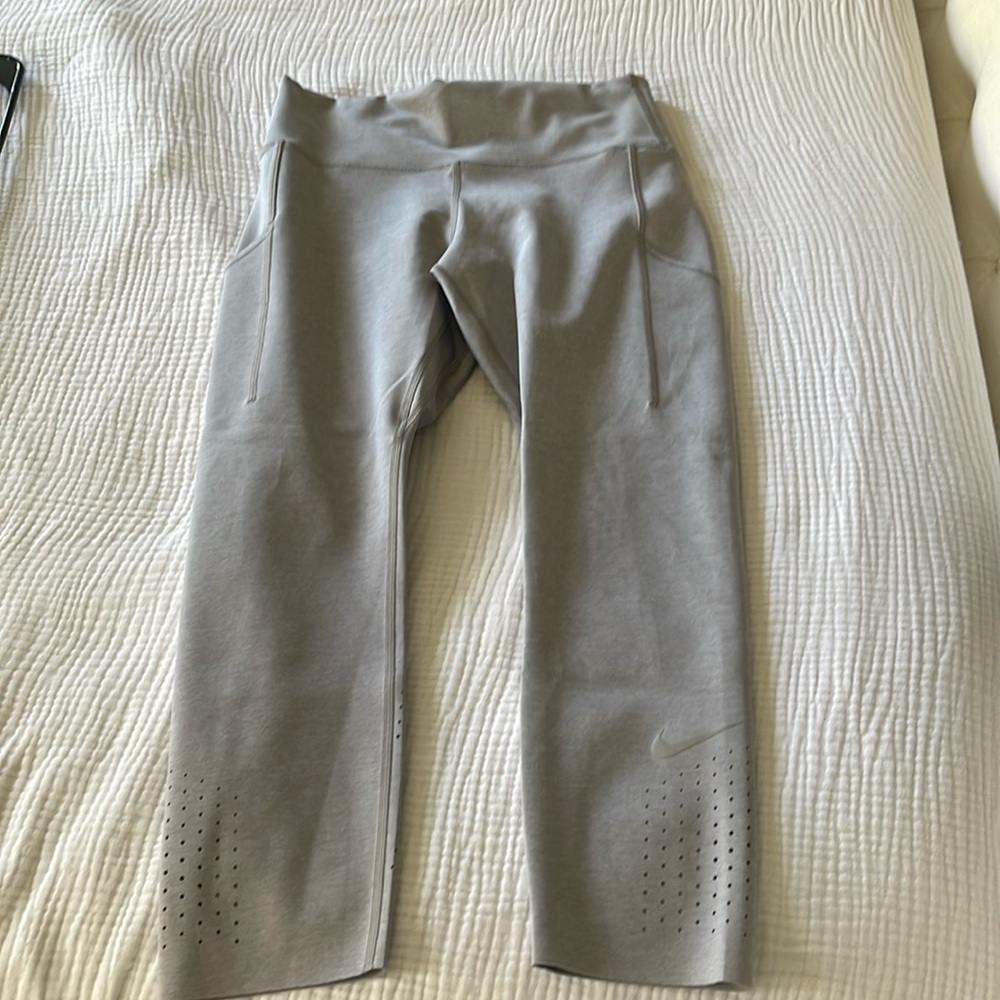 Nike capri workout pants